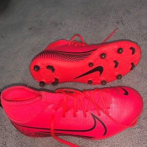 nike mercurial FOOTBALL boots